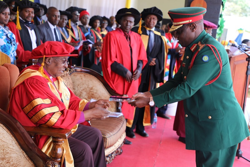 Jenerali Mabeyo Atunukiwa Nishani Maalum ya Mlima Kilimanjaro